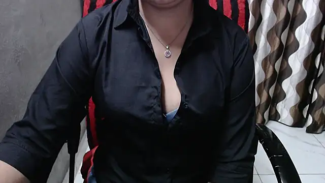 Snapshot of Kaur_Jannat chatting on December 7, 2024, 5:31 pm Kaur Jannat online show from December 7, 2024, 5:31 pm