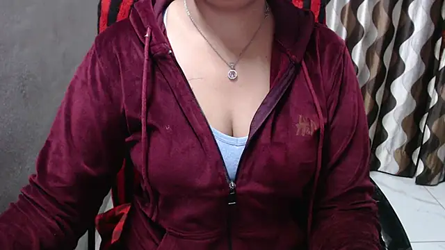 Snapshot of Kaur_Jannat chatting on December 14, 2024, 4:42 pm Kaur Jannat online show from December 14, 2024, 4:42 pm