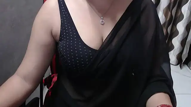 Snapshot of Kaur_Jannat chatting on December 17, 2024, 6:09 pm Kaur Jannat online show from December 17, 2024, 6:09 pm