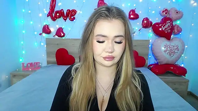 StacyYellig online show from February 18, 2025, 3:54 pm