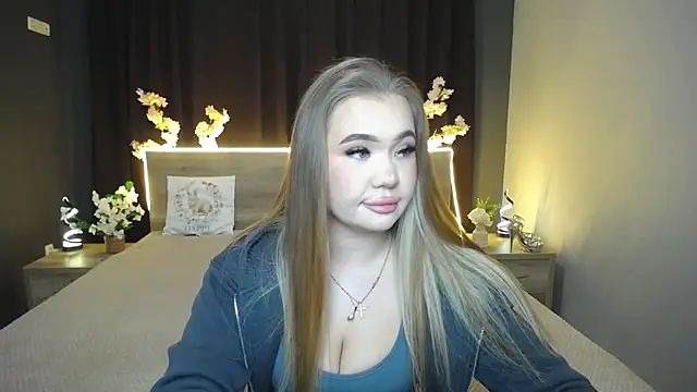 StacyYellig online show from April 21, 2026, 8:34 pm