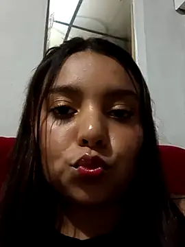 stefanie010 online show from April 25, 2026, 10:07 pm