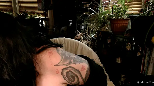 Snapshot of LeluLuvsYou chatting on September 11, 2025, 12:16 pm LeluLuvsYou online show from September 11, 2025, 12:16 pm