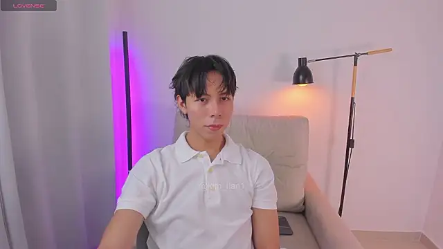 kim lian21 online show from March 11, 2026, 10:21 am