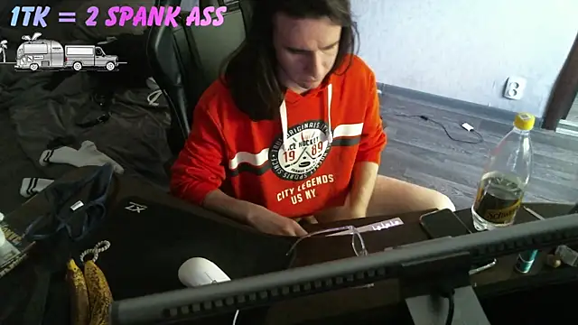 Snapshot of izilizi_23 chatting on June 18, 2026, 2:32 pm izilizi 23 online show from June 18, 2026, 2:32 pm