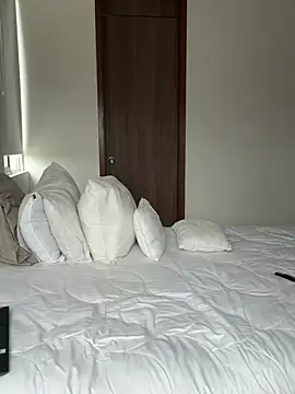 Snapshot of santiago_01 chatting on January 3, 2025, 9:15 pm santiago 01 online show from January 3, 2025, 9:15 pm