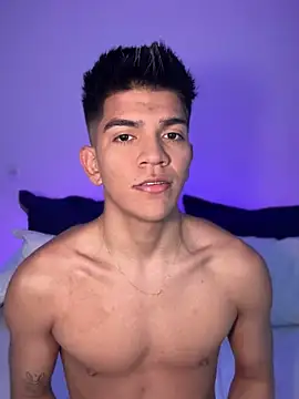 Snapshot of santiago_01 chatting on January 11, 2025, 11:02 pm santiago 01 online show from January 11, 2025, 11:02 pm