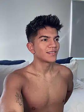 Snapshot of santiago_01 chatting on January 17, 2025, 2:50 pm santiago 01 online show from January 17, 2025, 2:50 pm