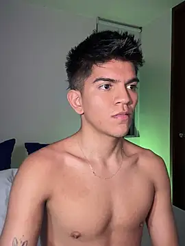 Snapshot of santiago_01 chatting on January 31, 2025, 12:39 am santiago 01 online show from January 31, 2025, 12:39 am