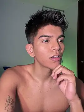 Snapshot of santiago_01 chatting on January 31, 2025, 4:25 am santiago 01 online show from January 31, 2025, 4:25 am