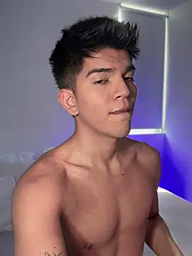 Snapshot of santiago_01 chatting on February 2, 2025, 9:45 pm santiago 01 online show from February 2, 2025, 9:45 pm