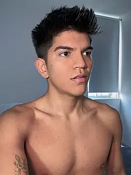 Snapshot of santiago_01 chatting on February 9, 2025, 1:14 pm santiago 01 online show from February 9, 2025, 1:14 pm