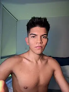 Snapshot of santiago_01 chatting on February 13, 2025, 4:54 am santiago 01 online show from February 13, 2025, 4:54 am