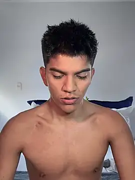 Snapshot of santiago_01 chatting on February 17, 2025, 2:04 pm santiago 01 online show from February 17, 2025, 2:04 pm