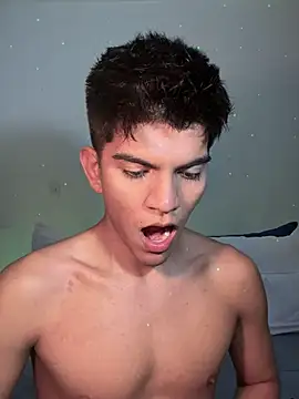 Snapshot of santiago_01 chatting on February 23, 2025, 11:14 pm santiago 01 online show from February 23, 2025, 11:14 pm