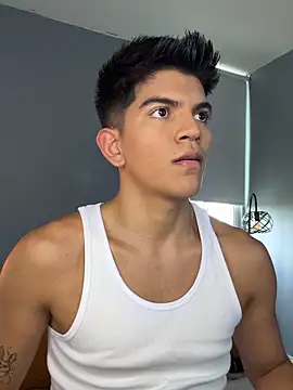 Snapshot of santiago_01 chatting on September 28, 2025, 8:36 pm santiago 01 online show from September 28, 2025, 8:36 pm