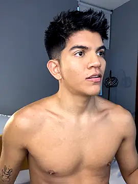 Snapshot of santiago_01 chatting on October 1, 2025, 10:49 pm santiago 01 online show from October 1, 2025, 10:49 pm