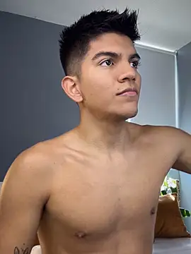 Snapshot of santiago_01 chatting on October 22, 2025, 7:24 pm santiago 01 online show from October 22, 2025, 7:24 pm