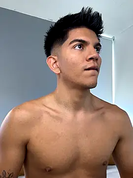 Snapshot of santiago_01 chatting on November 27, 2025, 8:00 pm santiago 01 online show from November 27, 2025, 8:00 pm