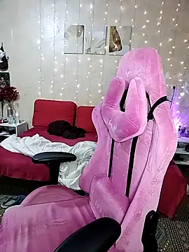 DenisHailey online show from September 28, 2025, 4:56 pm