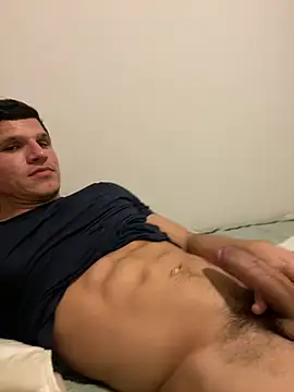 Snapshot of pedrovkr3 chatting on May 18, 2026, 11:21 pm pedrovkr3 online show from May 18, 2026, 11:21 pm