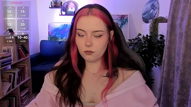 CoralineKeyns online show from March 31, 2026, 5:41 am