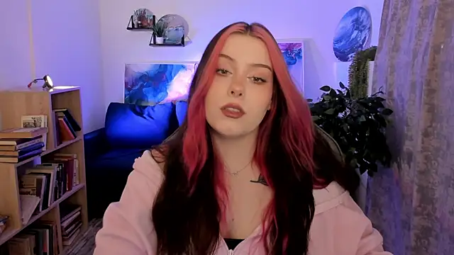 CoralineKeyns online show from April 15, 2026, 5:14 am