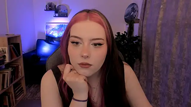 Snapshot of CoralineKeyns chatting on July 10, 2026, 5:34 am CoralineKeyns online show from July 10, 2026, 5:34 am