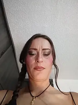 JadeHiilton online show from February 25, 2026, 12:15 pm