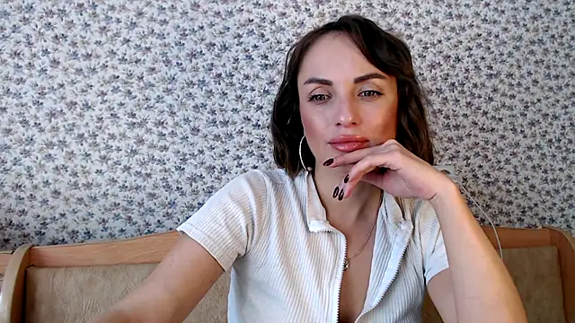 Tinadream20 online show from June 26, 2026, 8:52 am