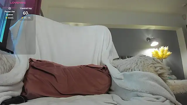 Awesome Jolie online show from March 12, 2026, 5:13 am