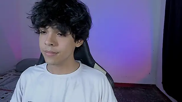 Alan26  online show from November 18, 2025, 2:28 am