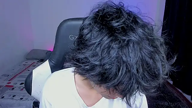 Alan26  online show from December 2, 2025, 6:03 pm