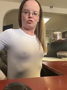 yanks28xh online show from February 28, 2025, 6:31 pm