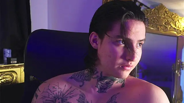 Snapshot of dantecoppolaa_ chatting on December 24, 2024, 9:33 pm dantecoppolaa online show from December 24, 2024, 9:33 pm