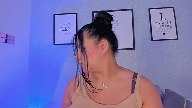 Snapshot of Natasha_harper chatting on April 24, 2026, 1:24 pm Natasha harper online show from April 24, 2026, 1:24 pm
