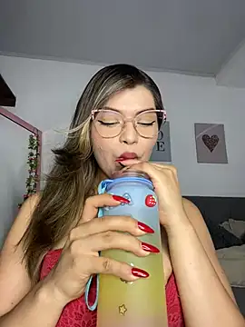 Snapshot of IamCloe chatting on December 9, 2024, 9:16 pm IamCloe online show from December 9, 2024, 9:16 pm