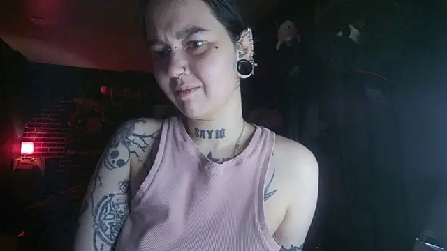 Snapshot of MoorderxDoll chatting on February 16, 2025, 11:37 pm MoorderxDoll online show from February 16, 2025, 11:37 pm