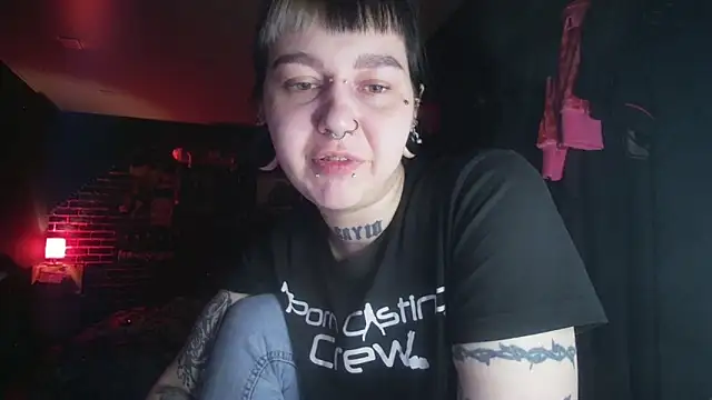 Snapshot of MoorderxDoll chatting on March 16, 2025, 12:00 pm MoorderxDoll online show from March 16, 2025, 12:00 pm