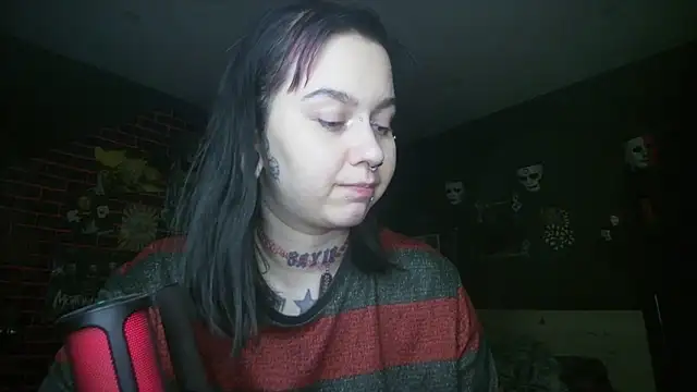 Snapshot of MoorderxDoll chatting on October 5, 2025, 7:34 pm MoorderxDoll online show from October 5, 2025, 7:34 pm