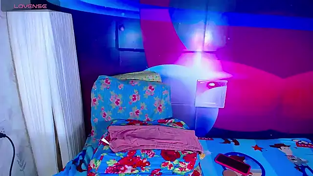 Cristalxxts online show from January 8, 2026, 6:43 pm