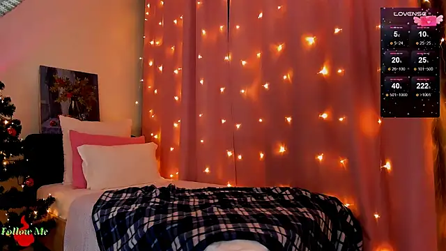 Snapshot of LeylaNoiry chatting on January 3, 2025, 9:15 pm LeylaNoiry online show from January 3, 2025, 9:15 pm