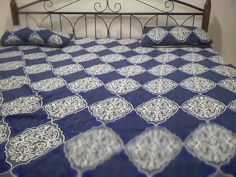 sofiaanwar22 online show from October 29, 2025, 7:21 am