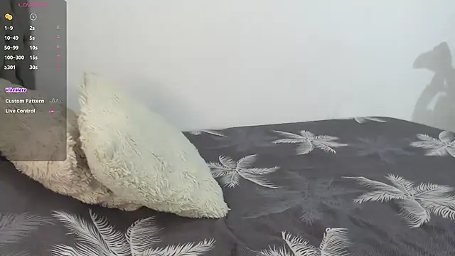 Snapshot of Aaronblack1_ chatting on December 23, 2025, 1:47 am Aaronblack1 online show from December 23, 2025, 1:47 am