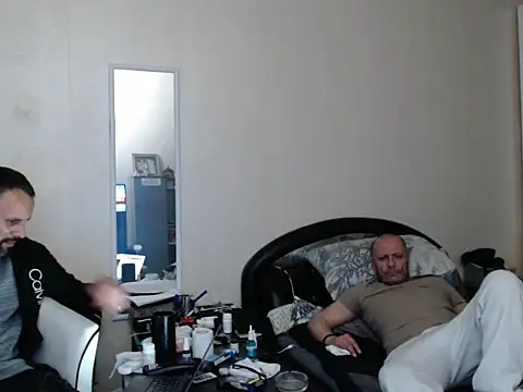 Terizizz online show from April 20, 2026, 8:32 pm