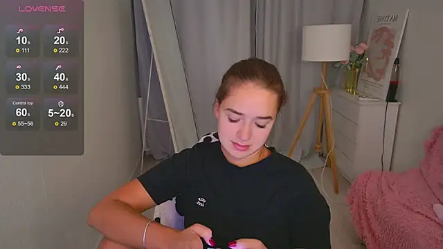 LovelyJessie online show from April 15, 2026, 2:02 pm