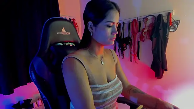 scarlet-kennedy98 online show from September 19, 2025, 12:34 am