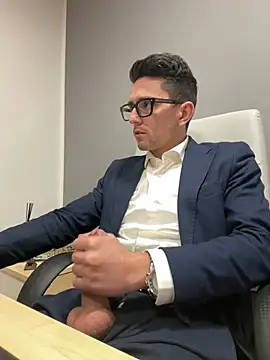 masterboss  online show from January 8, 2025, 12:47 pm