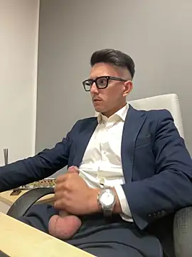 masterboss  online show from October 8, 2025, 11:41 am