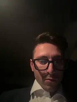 masterboss  online show from October 21, 2025, 7:36 pm